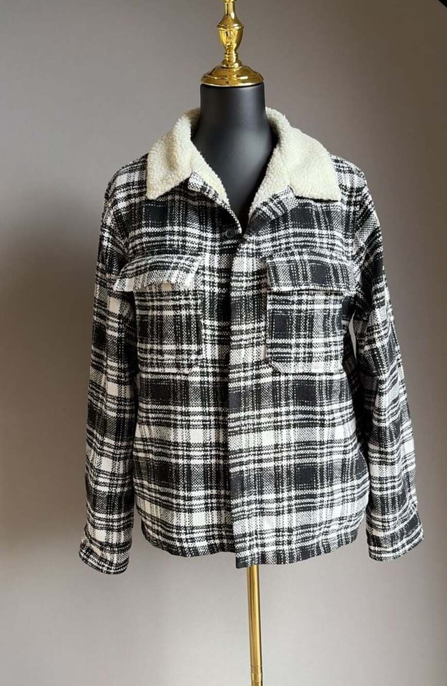 PacSun Plaid Sherpa Jacket Size S Black White Fleece Lined Button Up